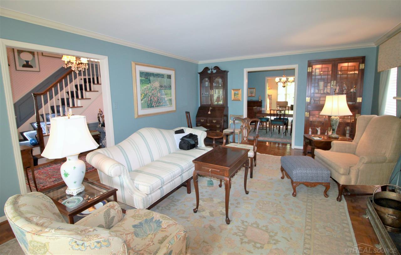307 McMillan Road Grosse Pointe, MI 48236 - Photo 8 of 48 50010881-7.JPG