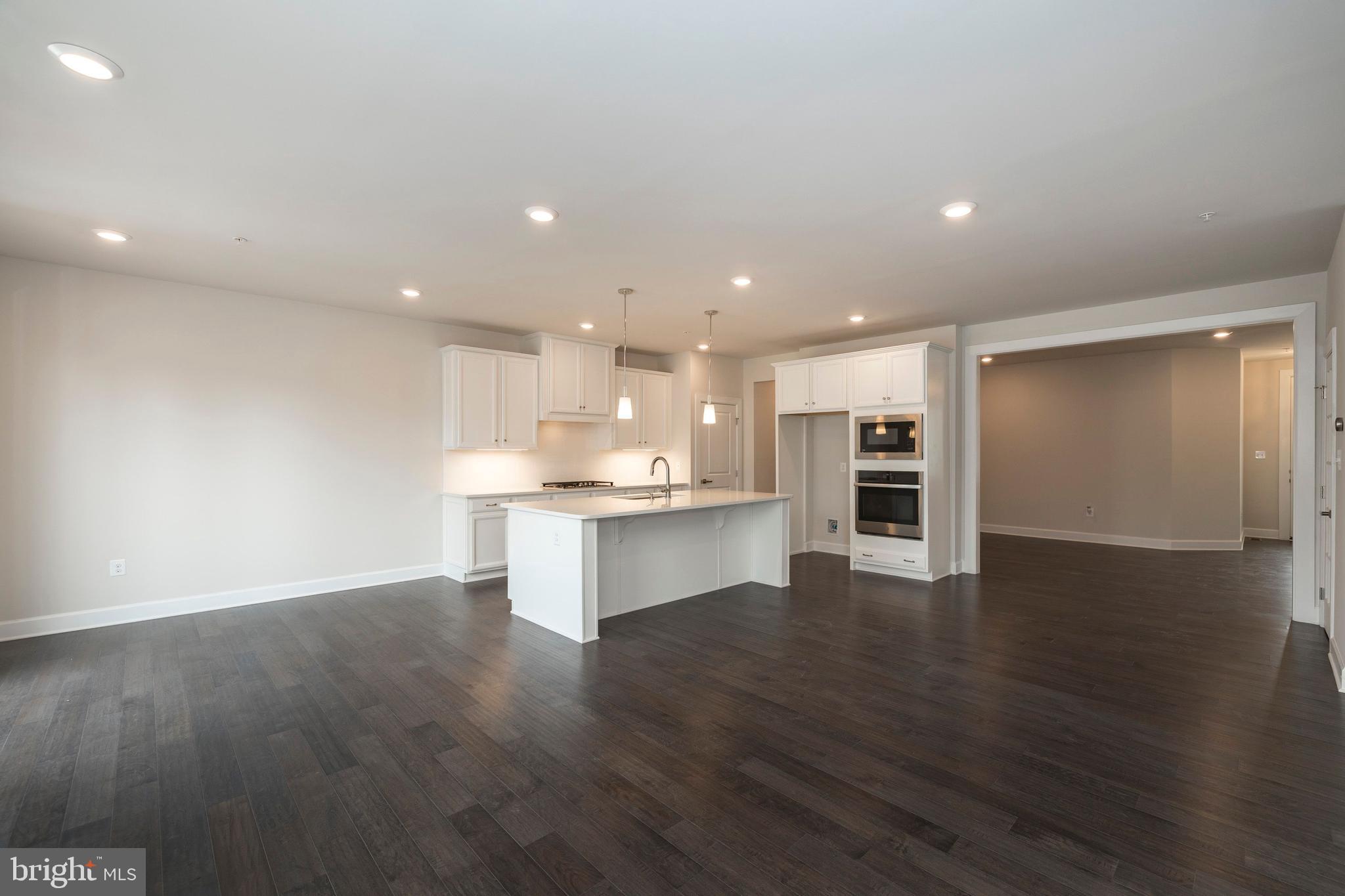 332 Piper Lane Exton, PA 19341 - Photo 4 of 16 KITCHEN