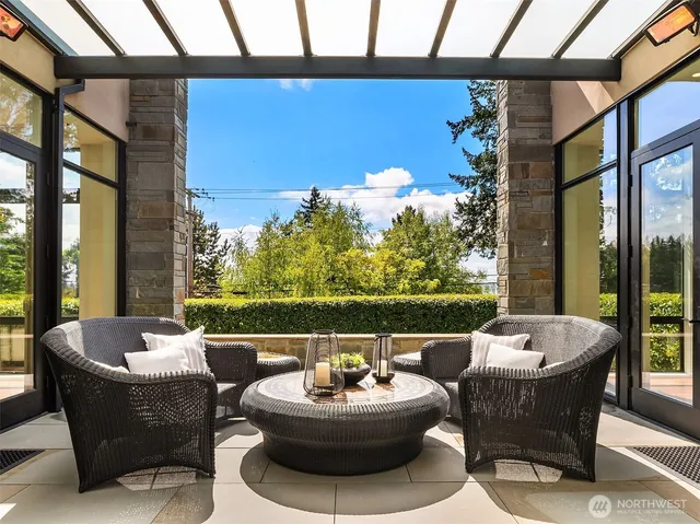 $9,860,000 | 9632 Lake Washington Boulevard Northeast, Bellevue, WA 98004