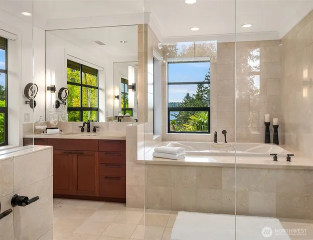 $9,860,000 | 9632 Lake Washington Boulevard Northeast, Bellevue, WA 98004