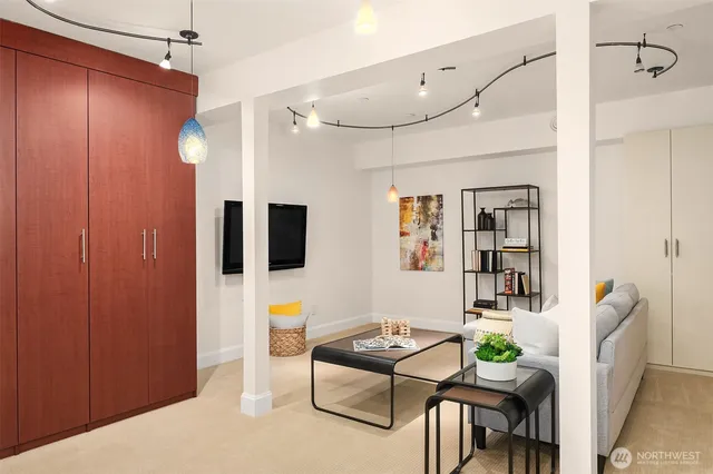 $9,860,000 | 9632 Lake Washington Boulevard Northeast, Bellevue, WA 98004