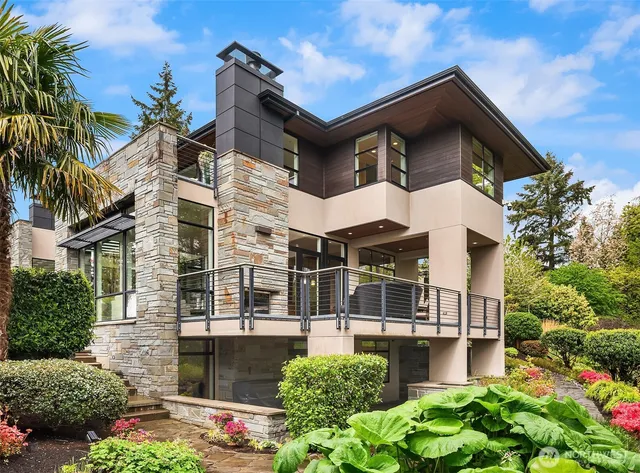 $9,860,000 | 9632 Lake Washington Boulevard Northeast, Bellevue, WA 98004
