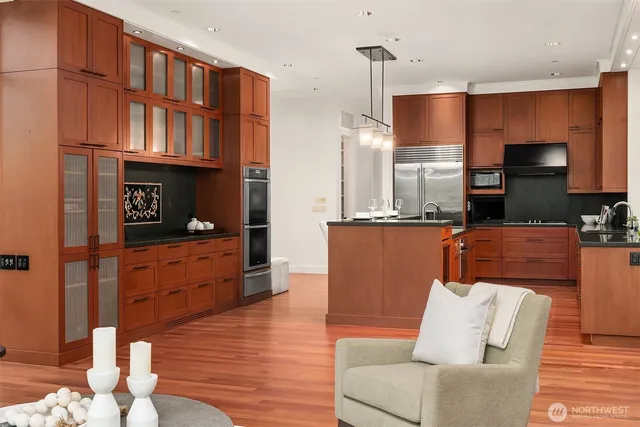 $9,860,000 | 9632 Lake Washington Boulevard Northeast, Bellevue, WA 98004