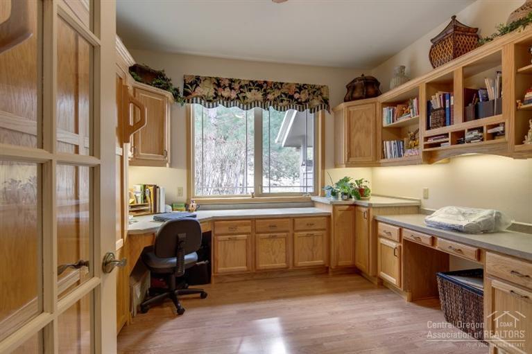 2277 Northwest Putnam Road Bend, OR 97703 - Photo 15 of 25 Additional Photo
