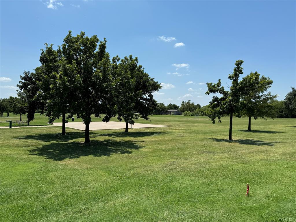 7308 Roaring Springs Road Arlington, TX 76002 - Photo 28 of 29 a view of a park