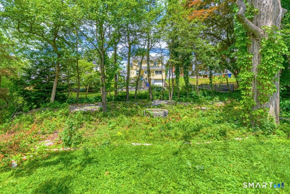 98 Woodmere Road West Hartford, CT 06119 - Photo 8 of 40