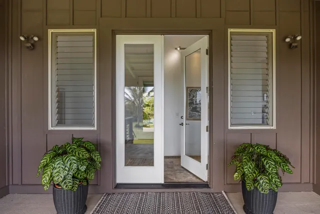 a view of a entryway of the house