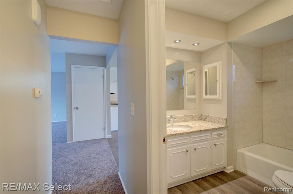 3533 Ridgecliffe Drive Flint, MI 48532 - Photo 21 of 34 Gallery Image 21