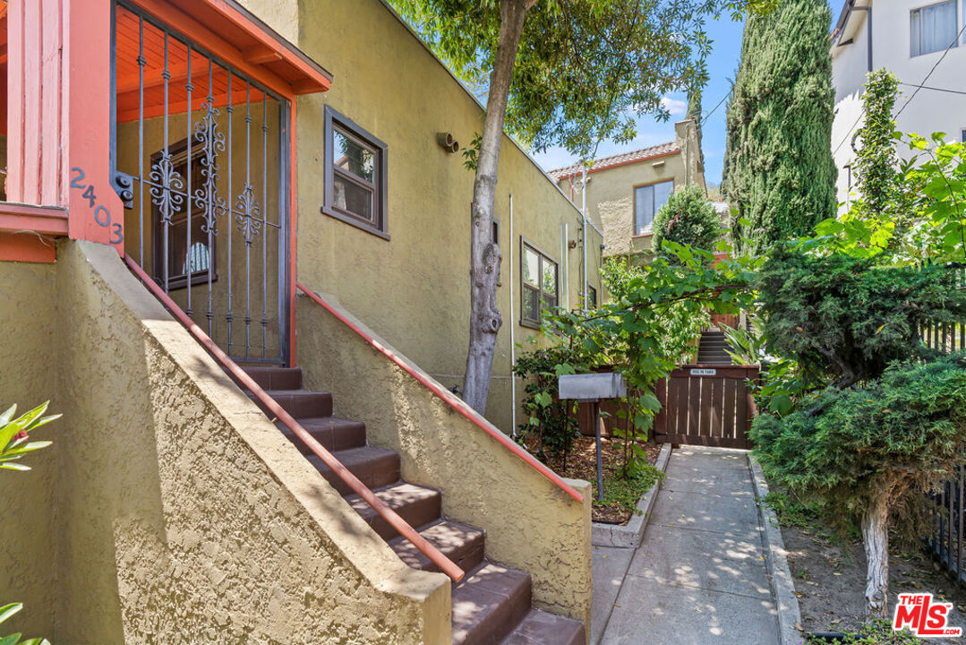 2403 Hyperion Avenue Los Angeles, CA 90027 - Photo 36 of 53 a view of a house with wooden fence