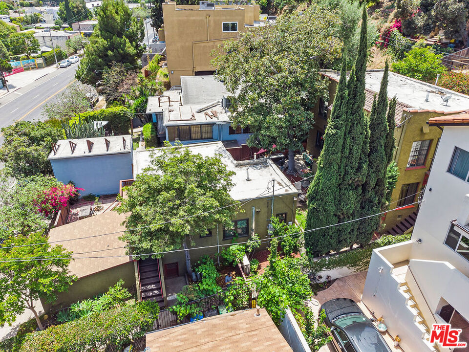 2403 Hyperion Avenue Los Angeles, CA 90027 - Photo 50 of 53 a view of a garden with wooden fence