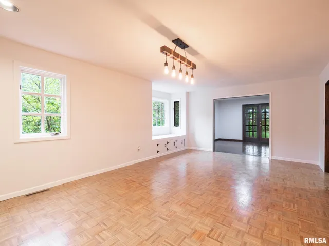 $484,900 | 11417 North Route 91, Dunlap, IL 61525