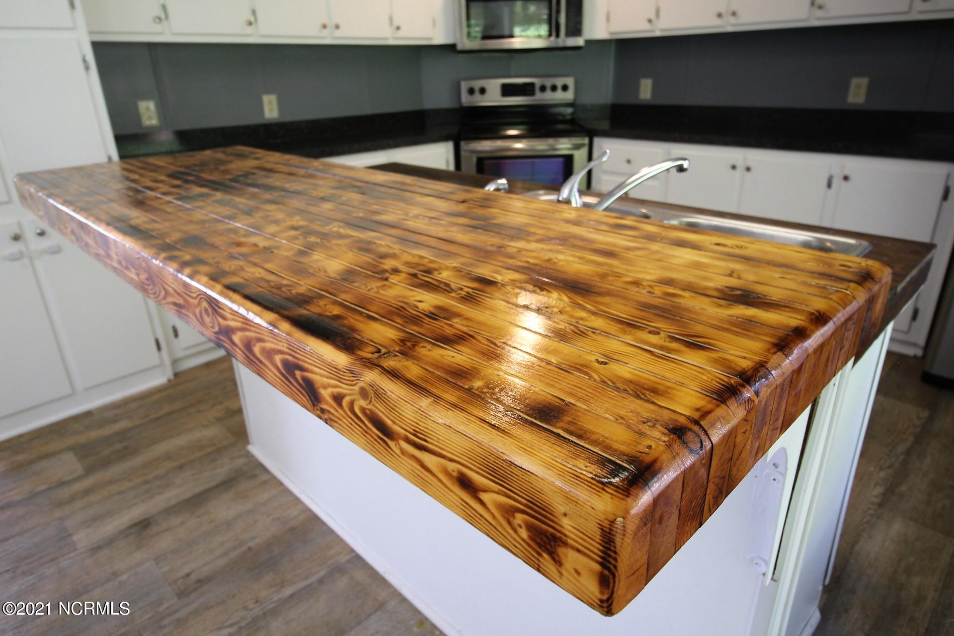 1085 Temples Point Road Havelock, NC 28532 - Photo 14 of 41 Custom Breakfast bar