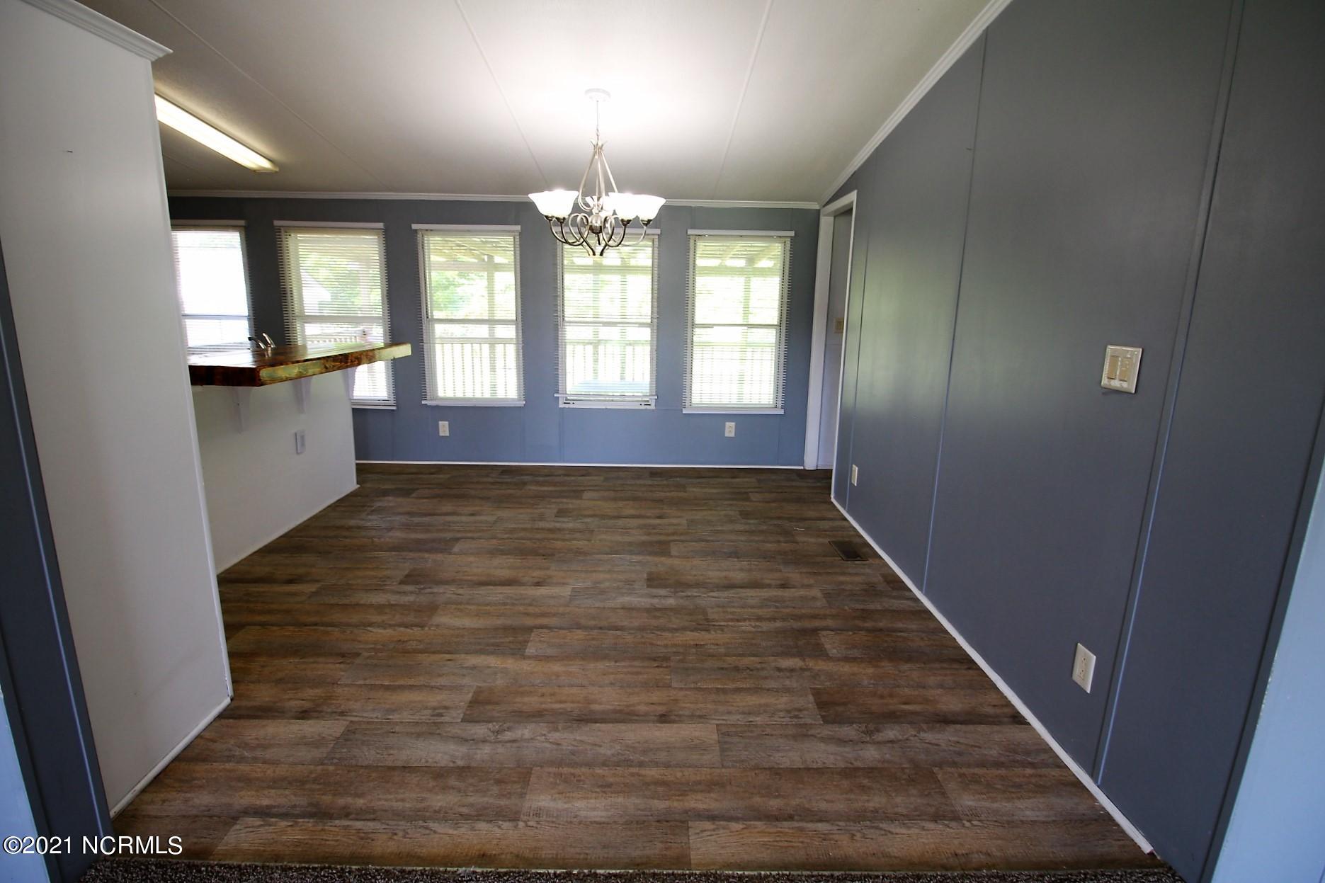 1085 Temples Point Road Havelock, NC 28532 - Photo 9 of 41 Dining area