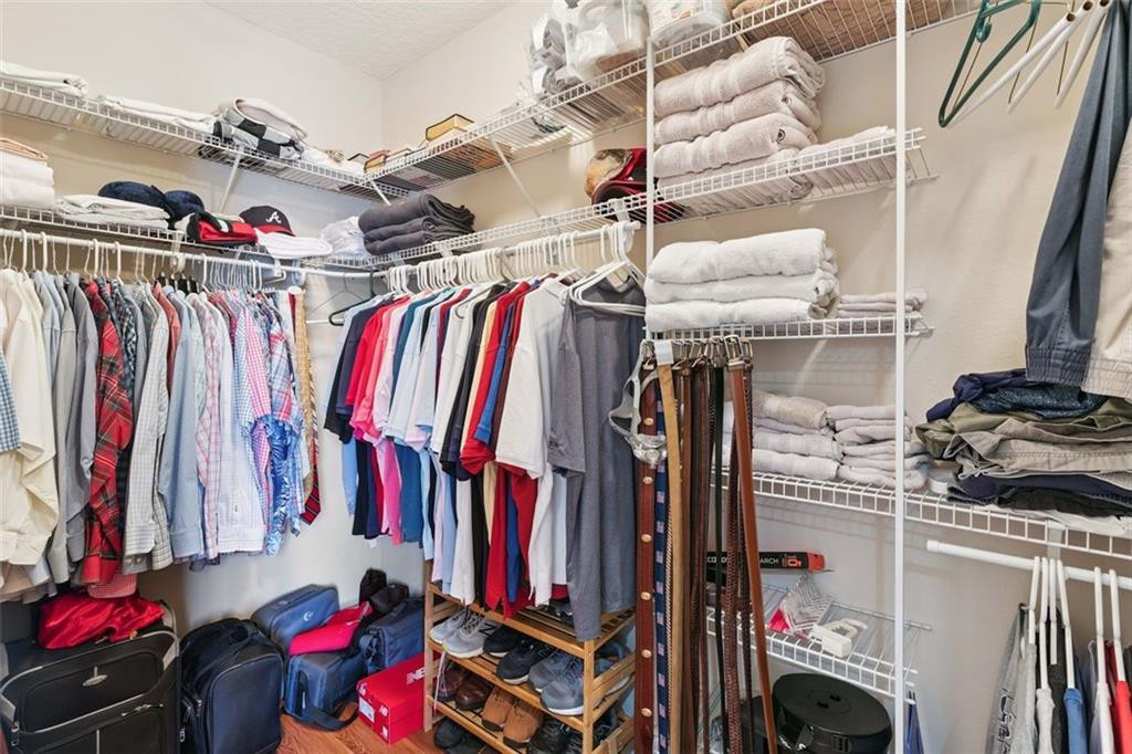 152 Villa Road Brunswick, GA 31525 - Photo 21 of 37 Huge Master Closet