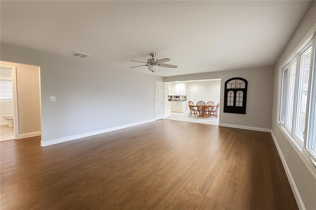 2945 Lincoln Hwy Road Charleston, IL 61920 - Photo 5 of 22
