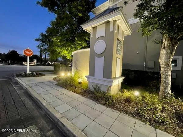 $1,175 | 8290 Gate Parkway West, Unit 212, Jacksonville, FL 32216