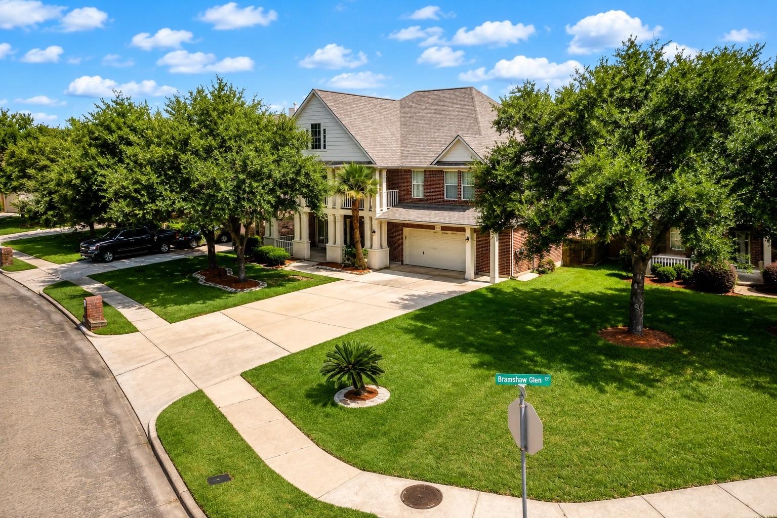 6818 Russelfield Lane Houston, TX 77049 - Photo 3 of 50 Gallery Image 3