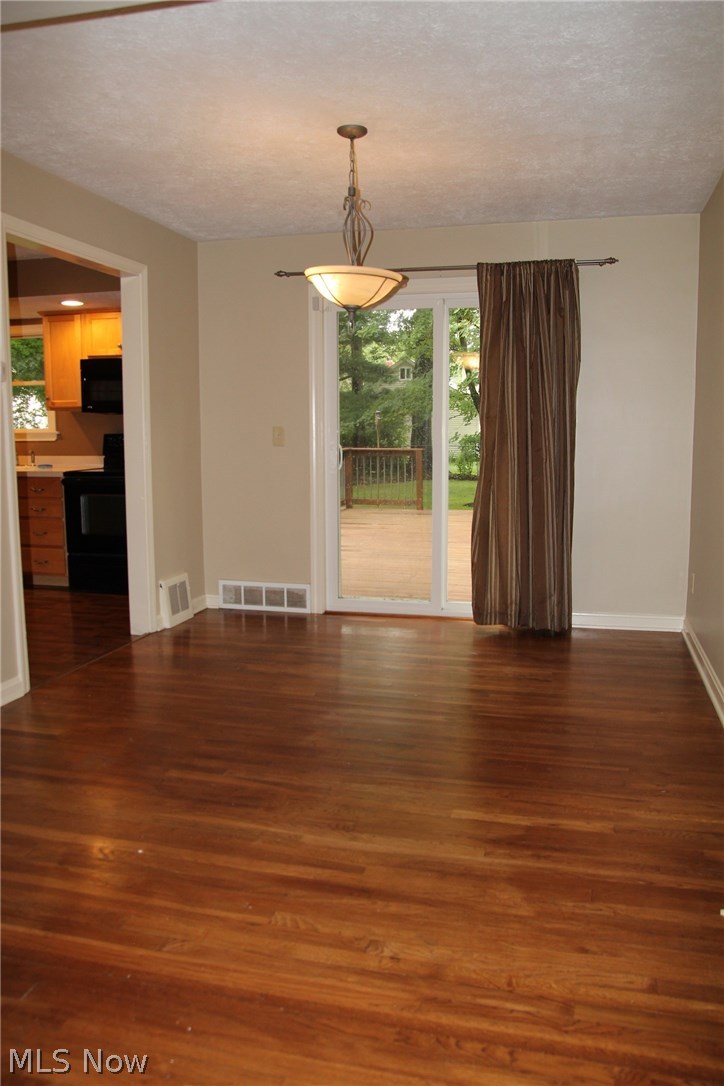 1763 Edgefield Road Lyndhurst, OH 44124 - Photo 9 of 26 Gallery Image 9