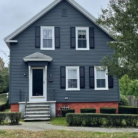 $1,900 | 168 Mt Hope Avenue, Unit 2, Bristol, RI 02809