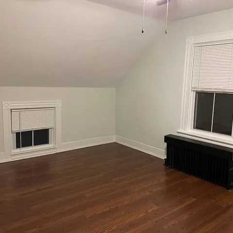 $1,900 | 168 Mt Hope Avenue, Unit 2, Bristol, RI 02809