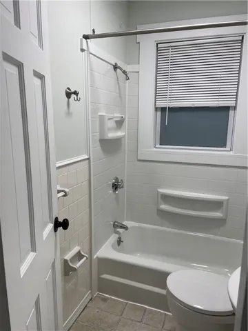 $1,900 | 168 Mt Hope Avenue, Unit 2, Bristol, RI 02809