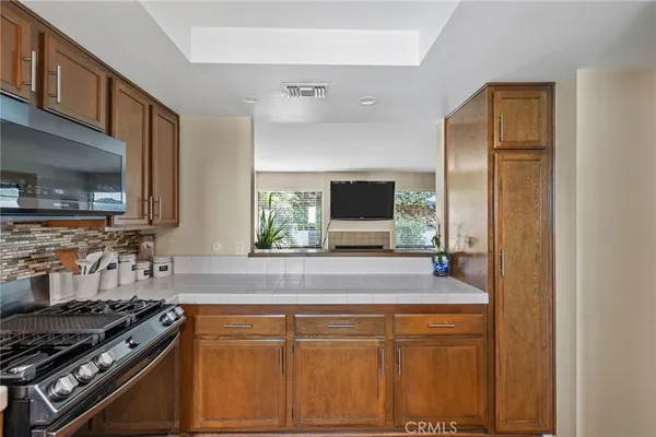 a view of kitchen with washer and dryer