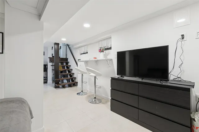 $999,000 | 87-15 258th Street | Floral Park