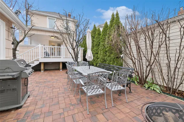 $999,000 | 87-15 258th Street | Floral Park