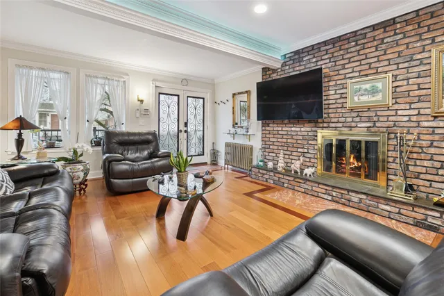 $999,000 | 87-15 258th Street | Floral Park