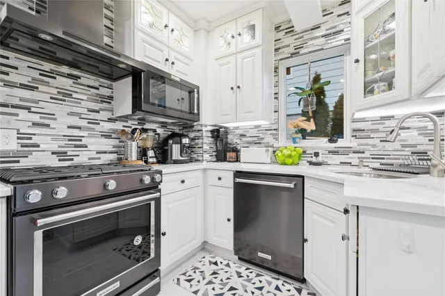 $999,000 | 87-15 258th Street | Floral Park