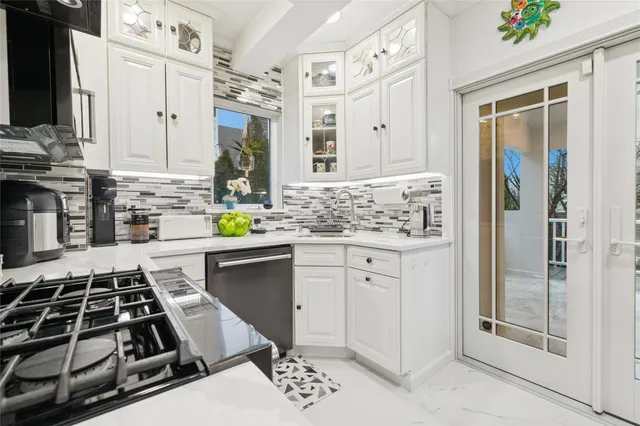 $999,000 | 87-15 258th Street | Floral Park