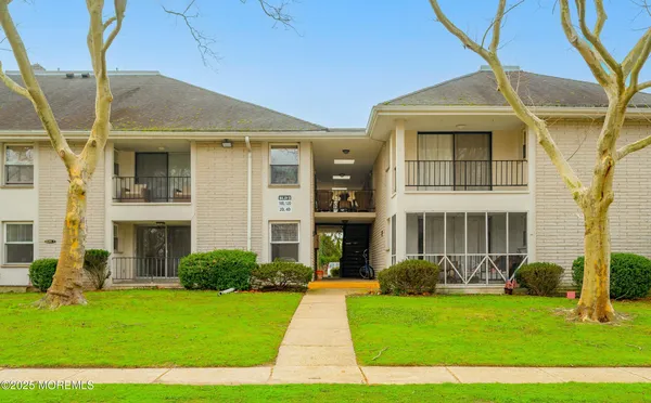 $2,400 | 2137 8th Avenue, Unit 8J, Sea Girt, NJ 08750