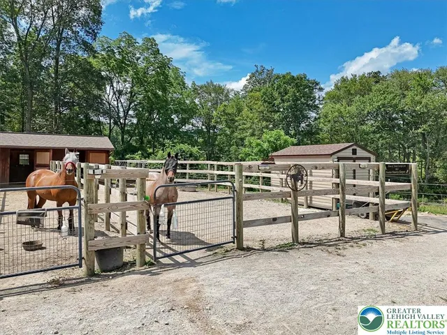 $479,000 | 173 Anchorage Road, Saylorsburg, PA 18353