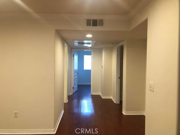 $3,300 | 13525 Vanowen Street, Unit 301, Van Nuys, CA 91405