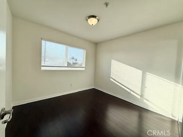 $3,300 | 13525 Vanowen Street, Unit 301, Van Nuys, CA 91405