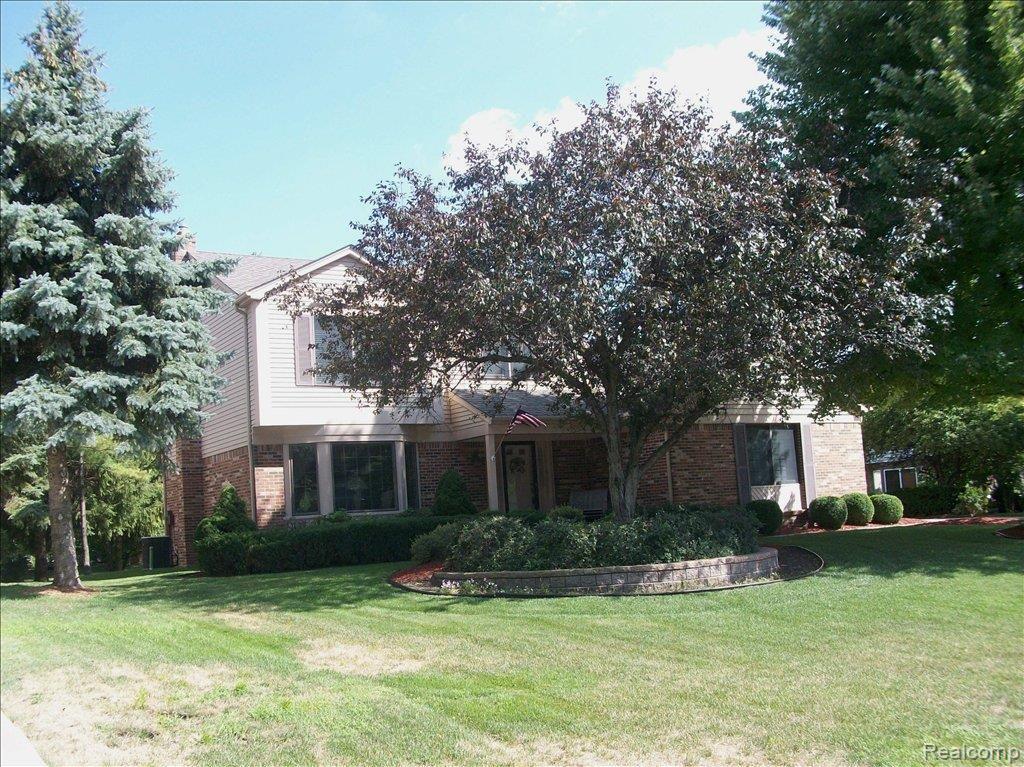 679 Baker Street Rochester, MI 48307 - Photo 1 of 13 front