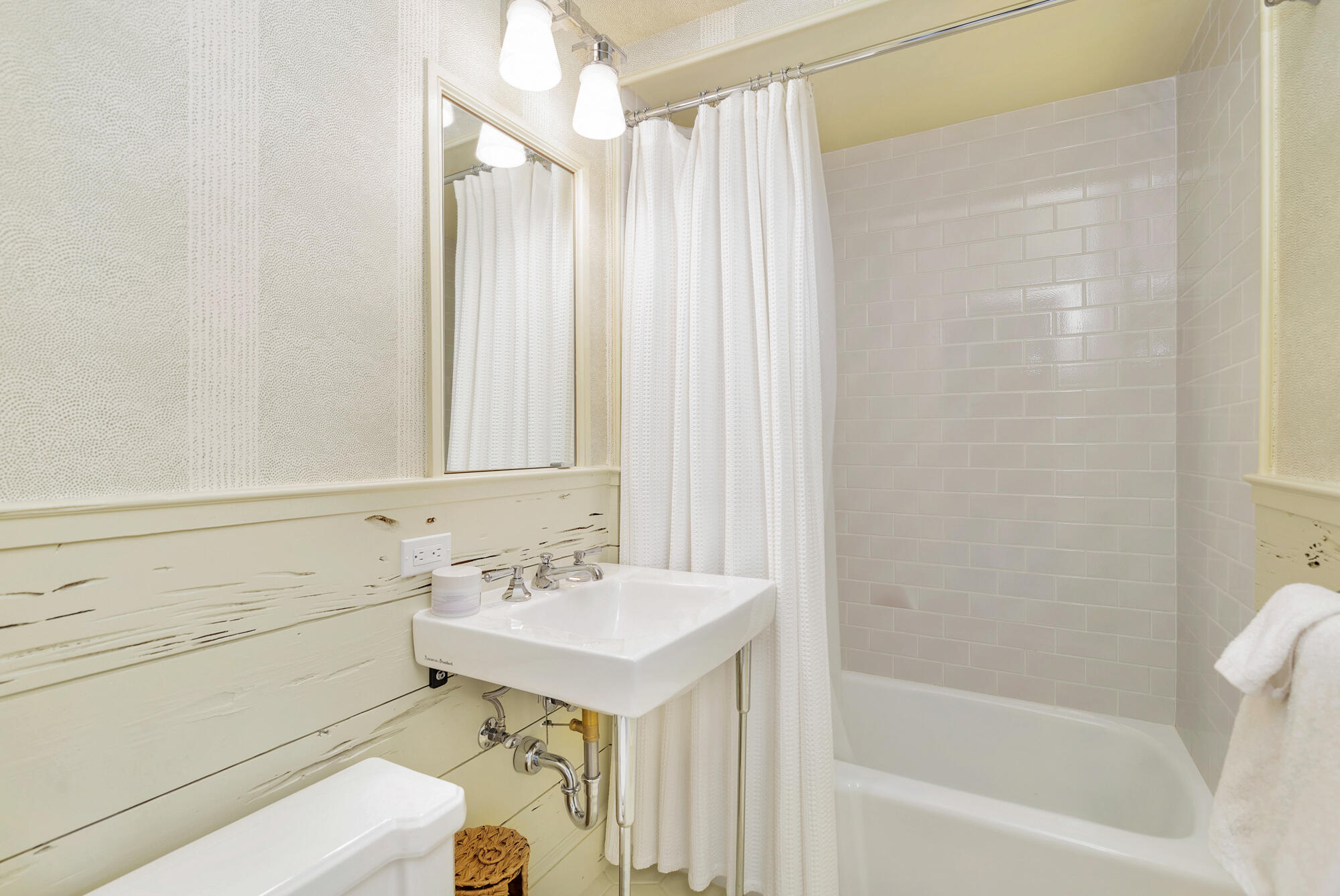 417 Peruvian Avenue, Unit 1 Palm Beach, FL 33480 - Photo 16 of 21 low-18