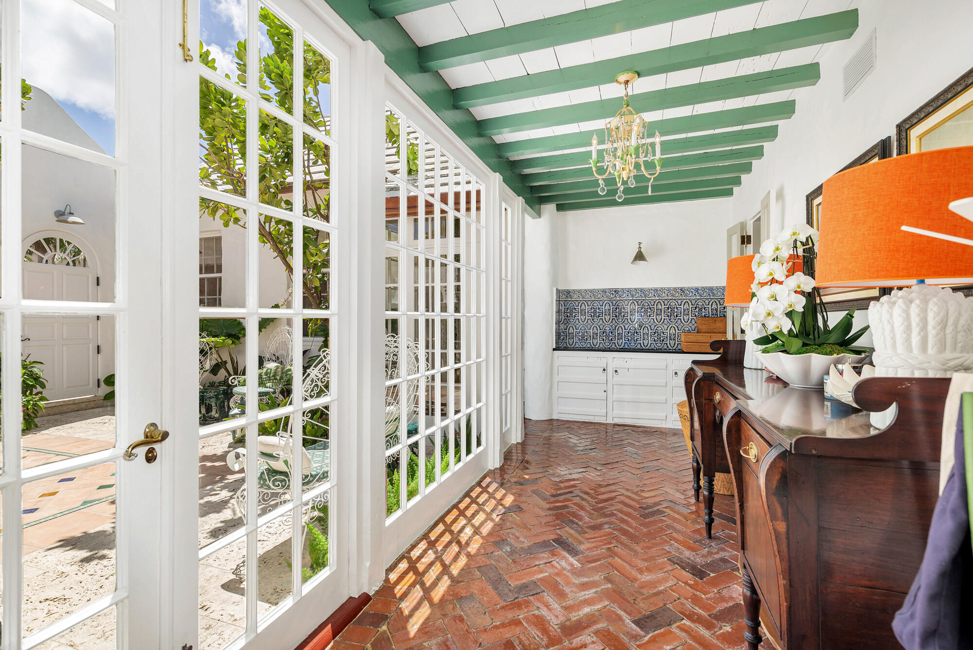 417 Peruvian Avenue, Unit 1 Palm Beach, FL 33480 - Photo 10 of 21 low-10