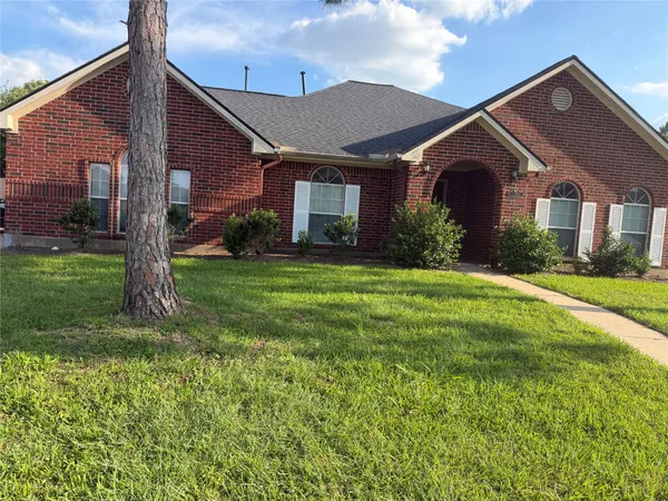 $2,800 | 11308 Madison Court, Pearland, TX 77584