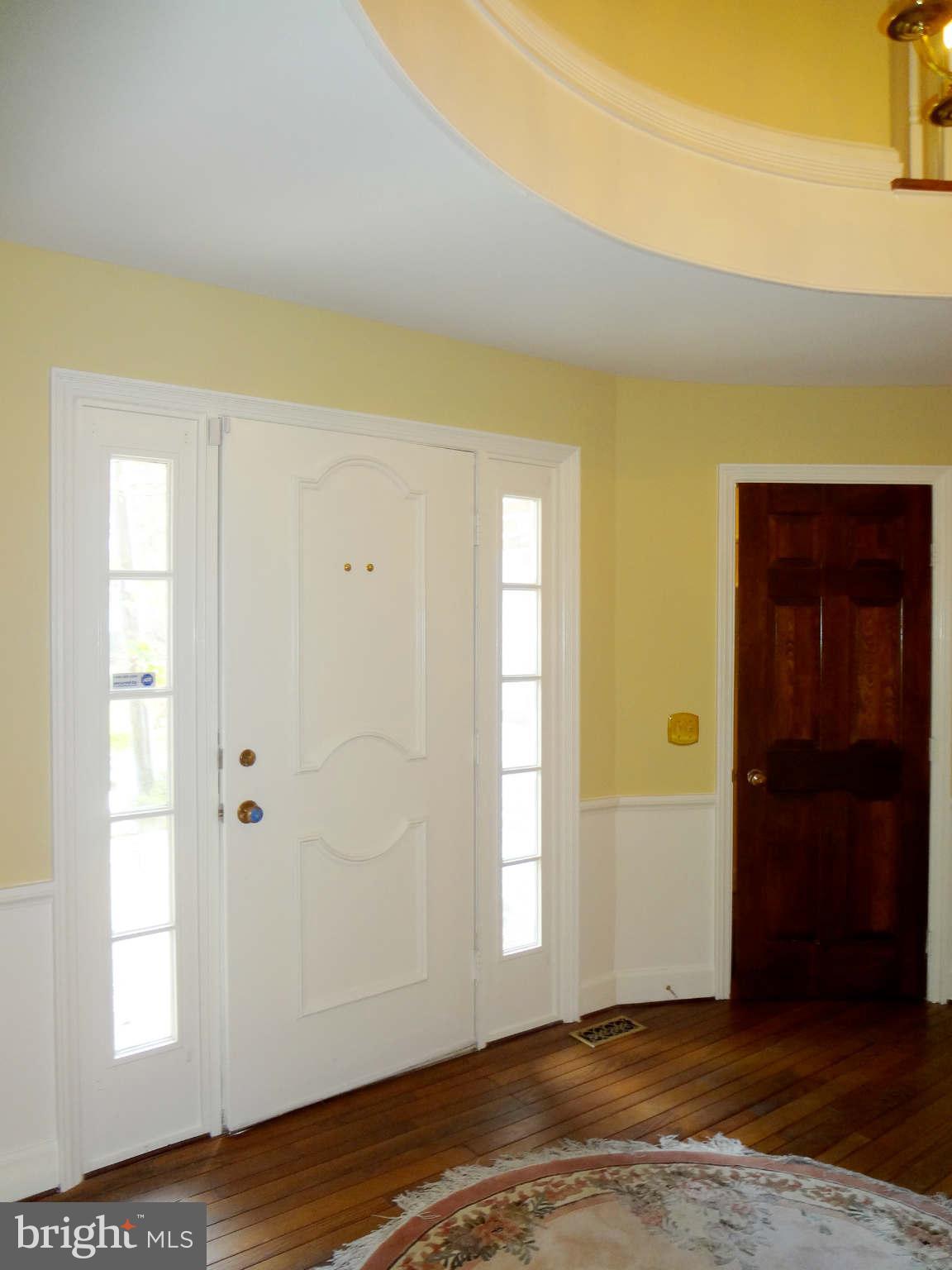809 Villa Ridge Road Falls Church, VA 22046 - Photo 3 of 30 Interior (General)