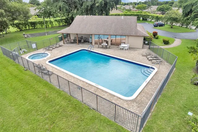 $399,900 | 9802 Northwest 75th Court, Tamarac, FL 33321