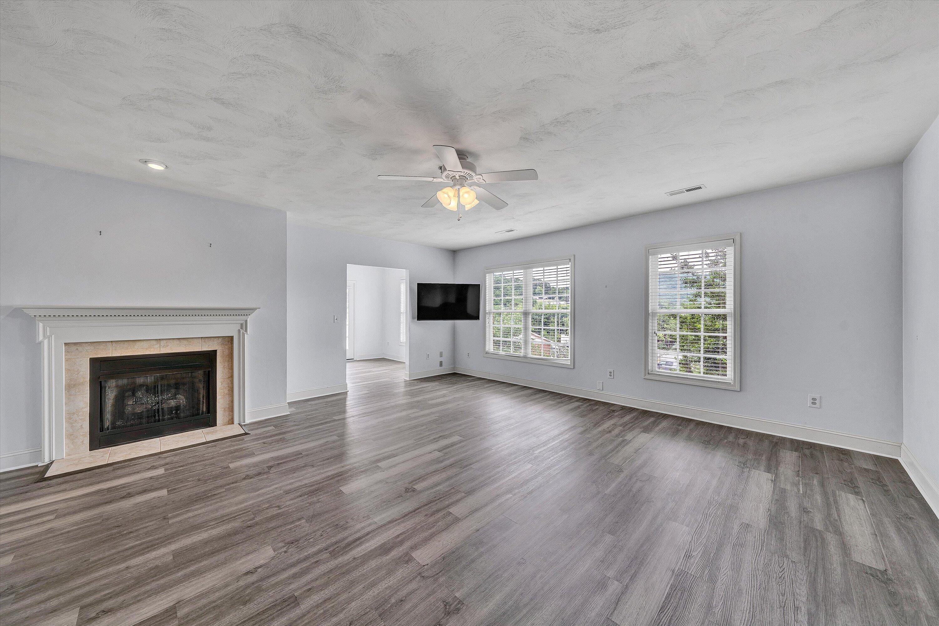 4444 Pheasant Ridge Road, Unit 206 Roanoke, VA 24014 - Photo 14 of 27 14-DSC00586