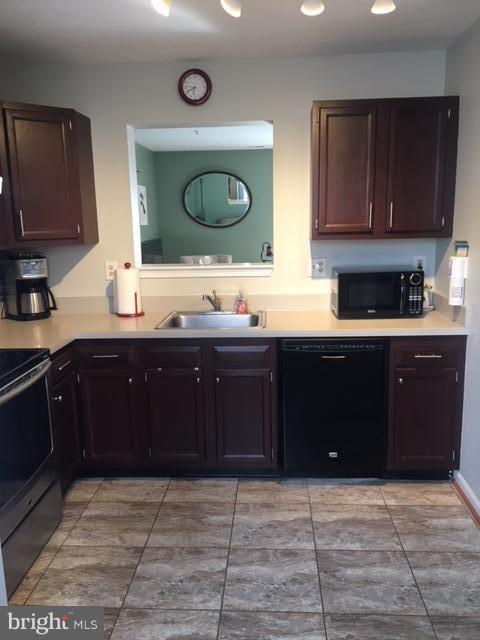 45291 Rumsford Lane California, MD 20619 - Photo 6 of 23 Kitchen