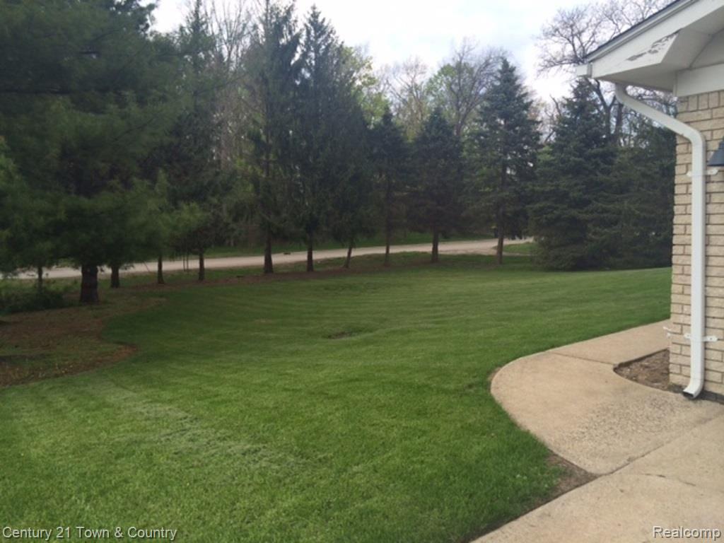 1908 Washington Road Rochester, MI 48306 - Photo 24 of 26 5.jpg
