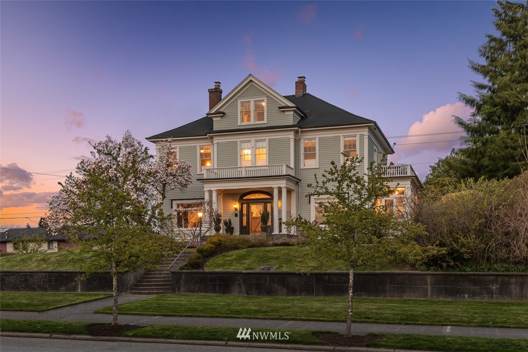2201 Rucker Avenue Everett, WA 98201 - Photo 1 of 40