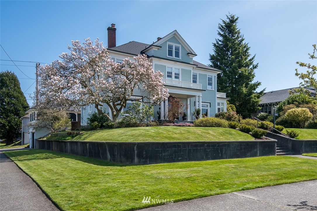 2201 Rucker Avenue Everett, WA 98201 - Photo 2 of 40