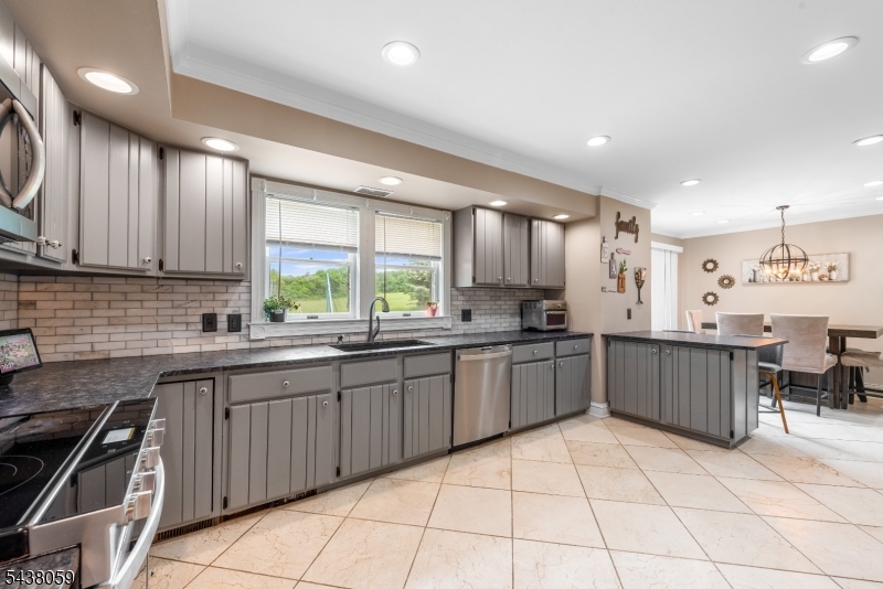 127 Smithtown Road Hackettstown, NJ 07840 - Photo 8 of 42