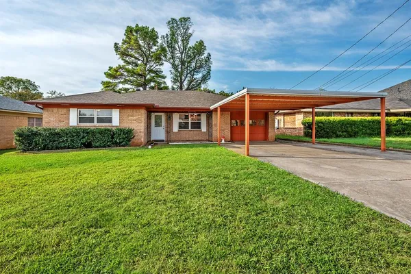$225,000 | 2710 West Walker Street, Denison, TX 75020