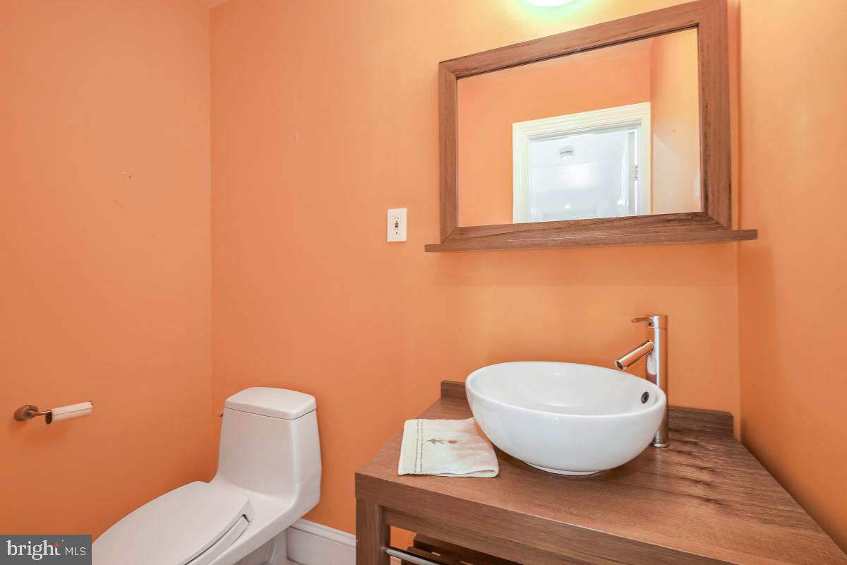 3927 Georgetown Court Northwest Washington, DC 20007 - Photo 28 of 36 Half bath