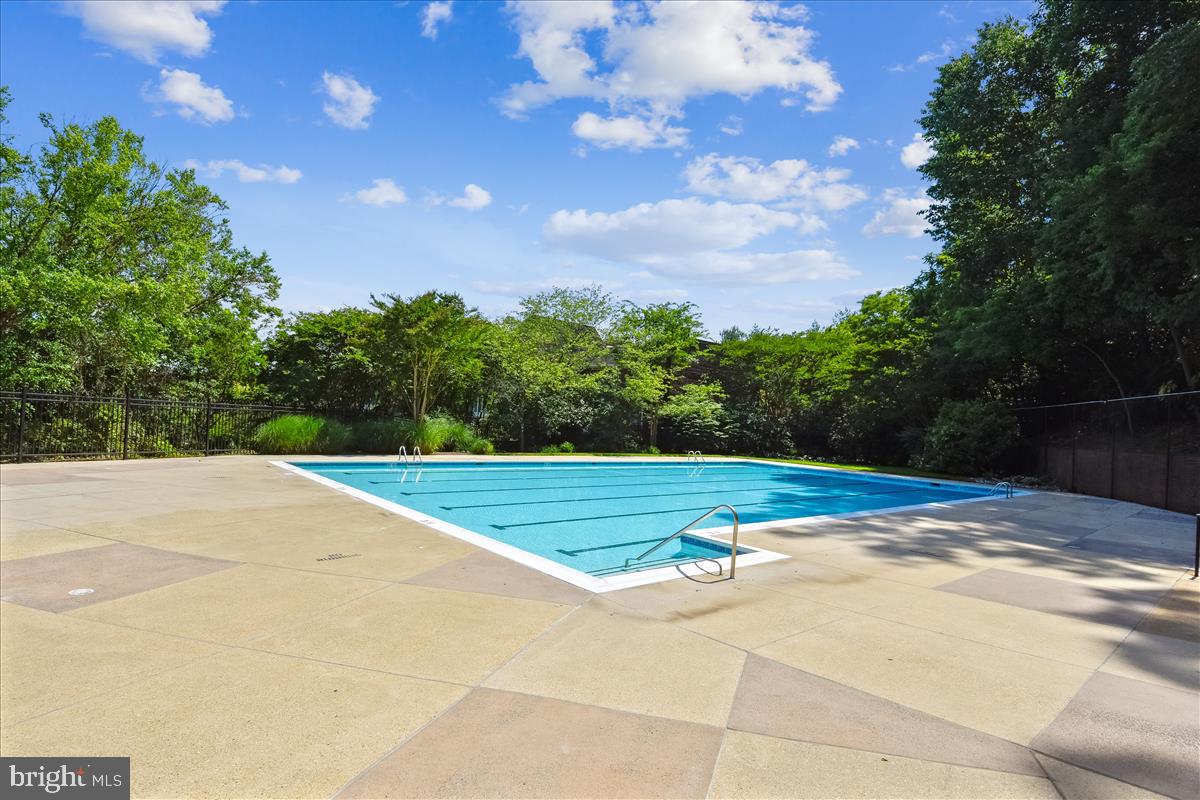 3927 Georgetown Court Northwest Washington, DC 20007 - Photo 35 of 36 Community pool